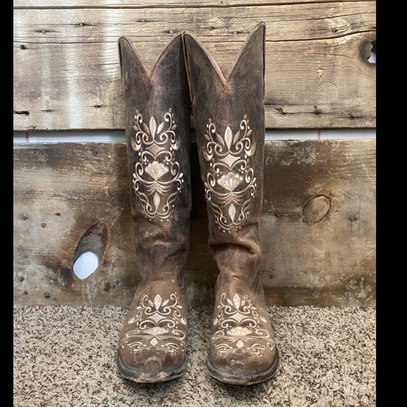 Tall pointed toe boots worn once - Picture 2 of 3